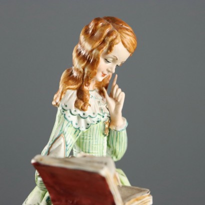 Antique Porcelain Figurine from the Capodimonte Manufactory, 20th Century_1330477 Porcelain figurine Manufacture of Ca