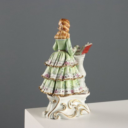 Antique Porcelain Figurine from the Capodimonte Manufactory, 20th Century_1330478 Porcelain figurine Manufacture of Ca