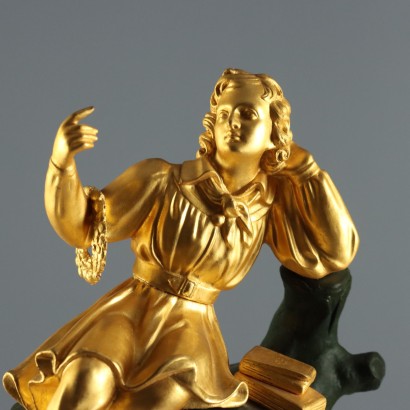 Antike Tischuhr in einem Holz- und Glasgehäuse aus dem 19. Jahrhundert_1330503 Tischuhr in Vitrine