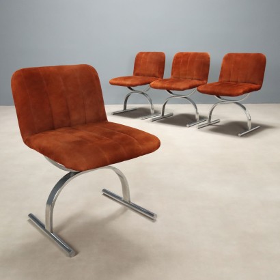 Quatre fauteuils des années 1970