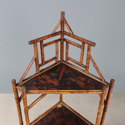 Mueble esquinero, estante de bambú