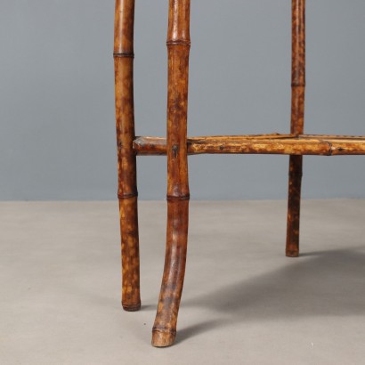 Mueble esquinero, estante de bambú