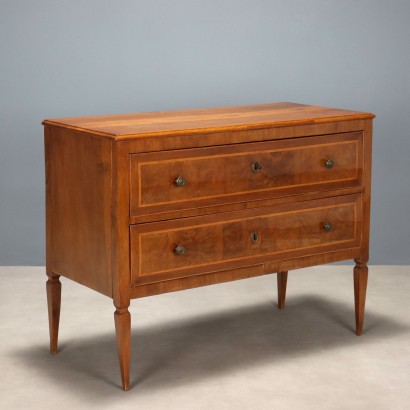 Neoclassical chest of drawers