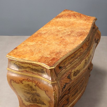 Commode de style baroque