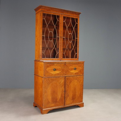 Bibliothèque en bois de satin anglais