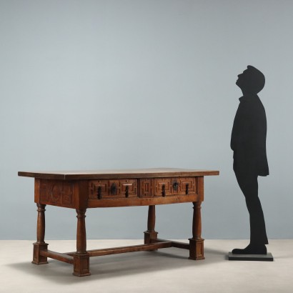 TABLE, Table en noyer