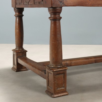 TABLE, Table en noyer