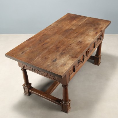 TABLE, Table en noyer