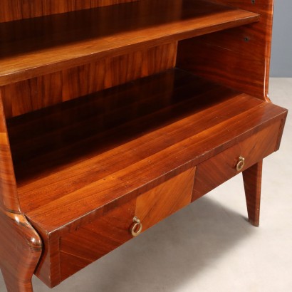 Armario de los años 60 con estantes