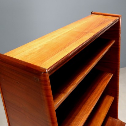 Armario de los años 60 con estantes