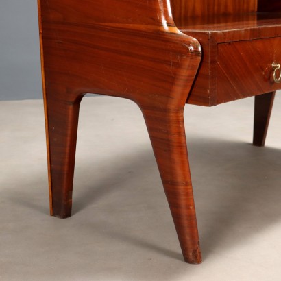 Armario de los años 60 con estantes