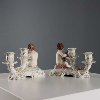 Par de candelabros de porcelana para hombre
