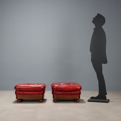 Paire de poufs en hêtre teinté noyer