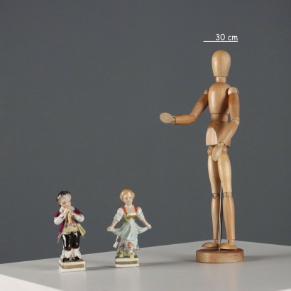 Paire d'enfants en porcelaine fabriquée