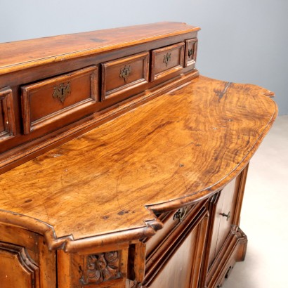 Sideboard, Barockes Nussbaum-Sideboard