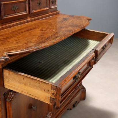 Sideboard, Barockes Nussbaum-Sideboard