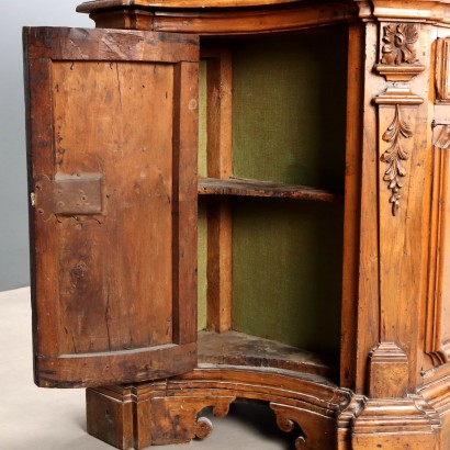 Sideboard, Barockes Nussbaum-Sideboard