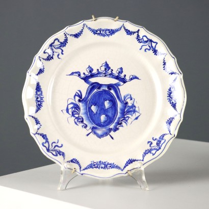 Gruppe von vier Keramiktellern