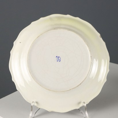 Gruppe von vier Keramiktellern