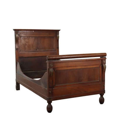 Empire Walnut Bett