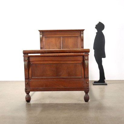 Bett, Empire-Bett, Empire-Bett aus Walnussholz