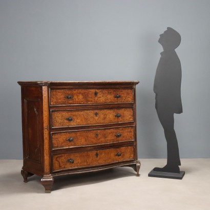 Cómoda, Cómoda barroca, Cómoda barroca en nogal