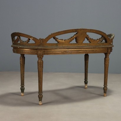 Bank, Bank im neoklassizistischen Stil