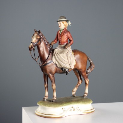 Junge Frau auf dem Pferd in Keramik von Zani Capodimonte