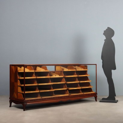 Vitrina de los años 40 - 0apost