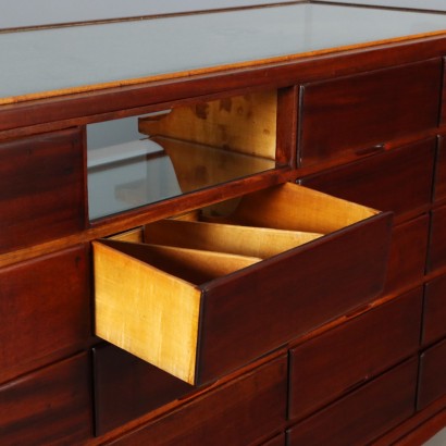 Vitrina de los años 40 - 0apost