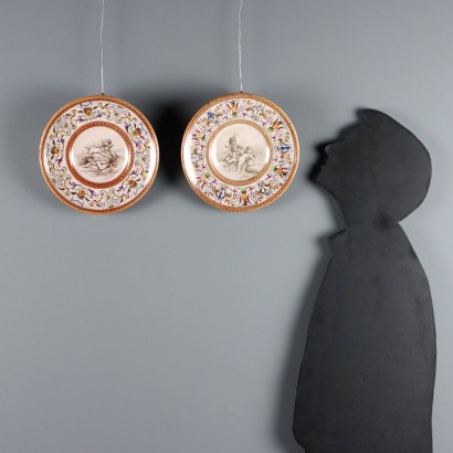 Coppia di Piatti in Maiolica
