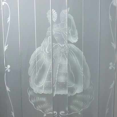 SHOWCASE, Showcase veneered in walnut burl