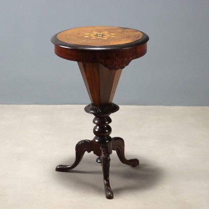 Mesa de costura de nogal