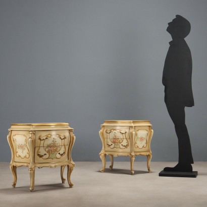 Paire de tables de chevet, Paire de tables de chevet de style baroque, Paire de tables de chevet de style baroque