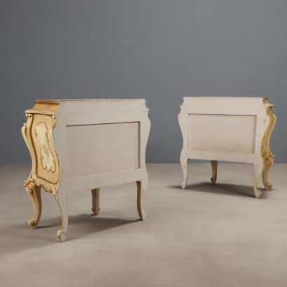 Paire de tables de chevet, Paire de tables de chevet de style baroque, Paire de tables de chevet de style baroque