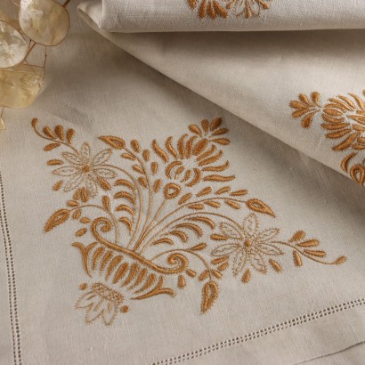 Embroidered Linen Tablecloth 187x162 cm