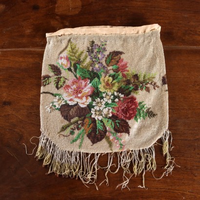Monedero bordado con cuentas