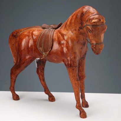 Cheval en cuir
