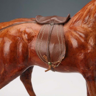 Cheval en cuir