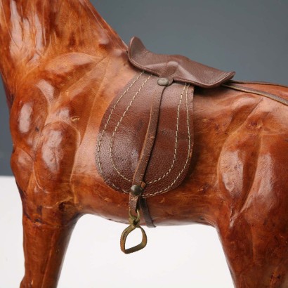 Cheval en cuir