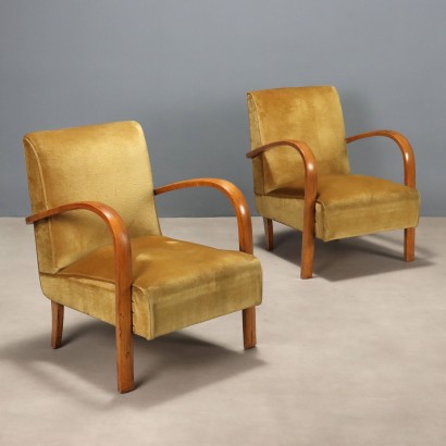 Deux fauteuils des années 50 et 60