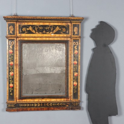 Lackierter Rahmen, freistehender Spiegel mit Rahmen