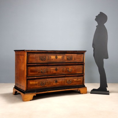 Kommode mit geteilter Front, Kommode im Barockstil