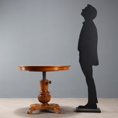 Tisch, Mahagoni- und Eschentisch