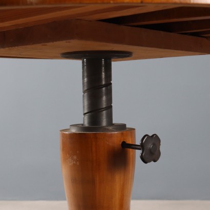 Tisch, Mahagoni- und Eschentisch