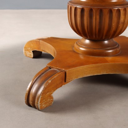 Tisch, Mahagoni- und Eschentisch