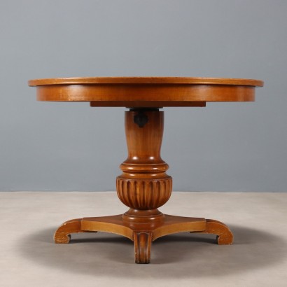 Tisch, Mahagoni- und Eschentisch