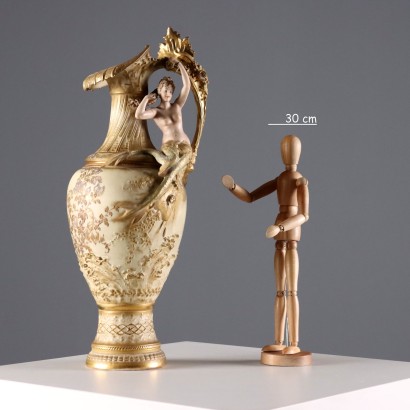 Vase en porcelaine en forme d'amphore de la manufacture de Teplitz