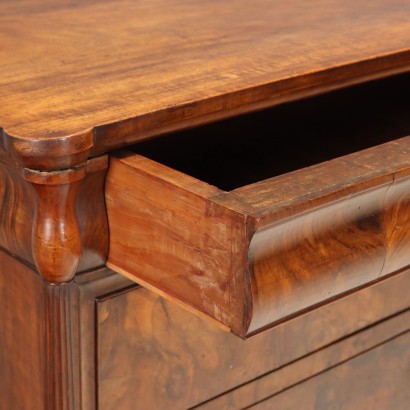 Kommode, Louis Philippe Kommode aus Nussbaum und Rad