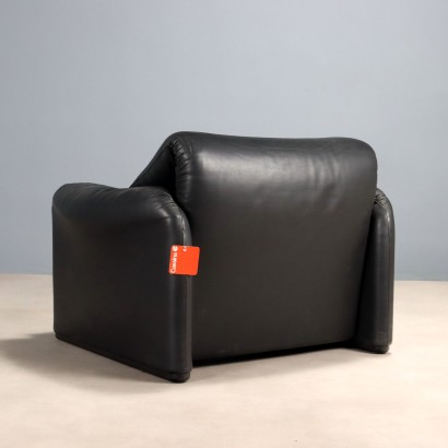 Maralunga-Sessel von Vico Magistretti, Maralunga-Sessel von Vico Magistretti, Maralunga-Sessel von Vico Magistretti, Maralunga-Sessel von Vico Magistretti